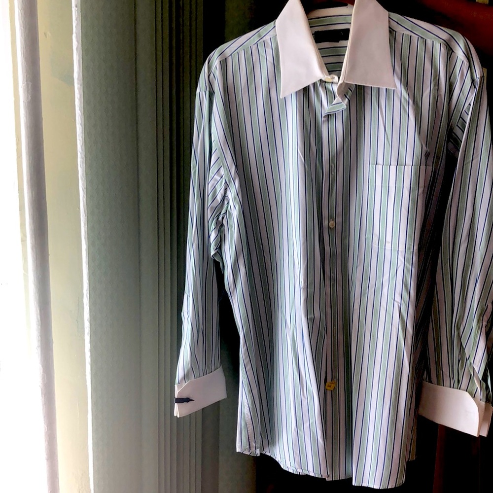 Men’s stripped dress shirt..